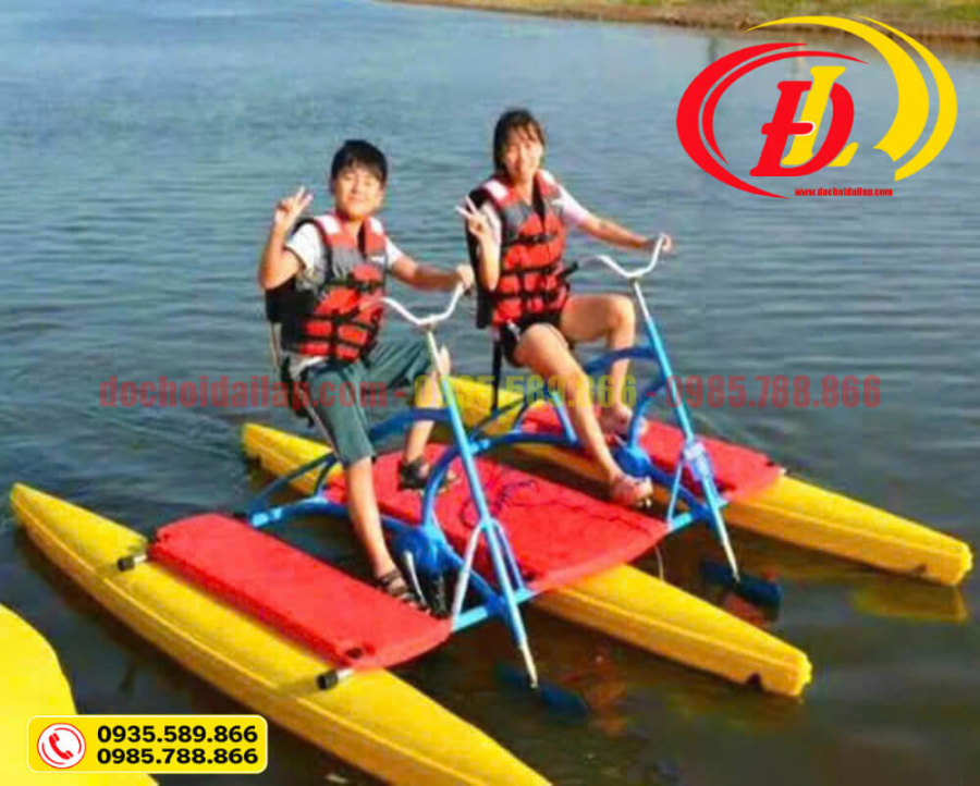 Thiên nga đạp nước 2 người