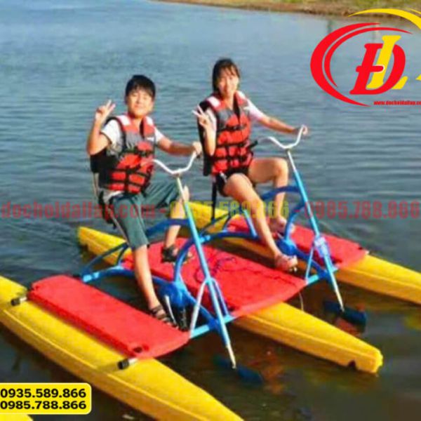 Thiên nga đạp nước 2 người
