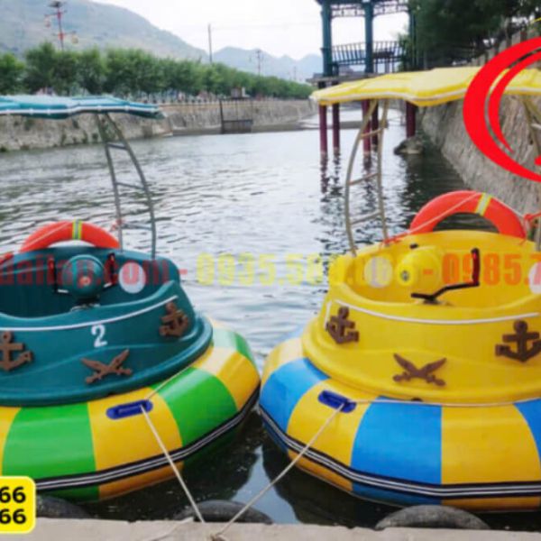 Thiên nga đạp nước du lịch