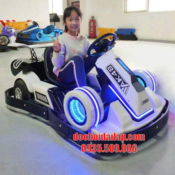 Xe điện đụng mẫu số 012